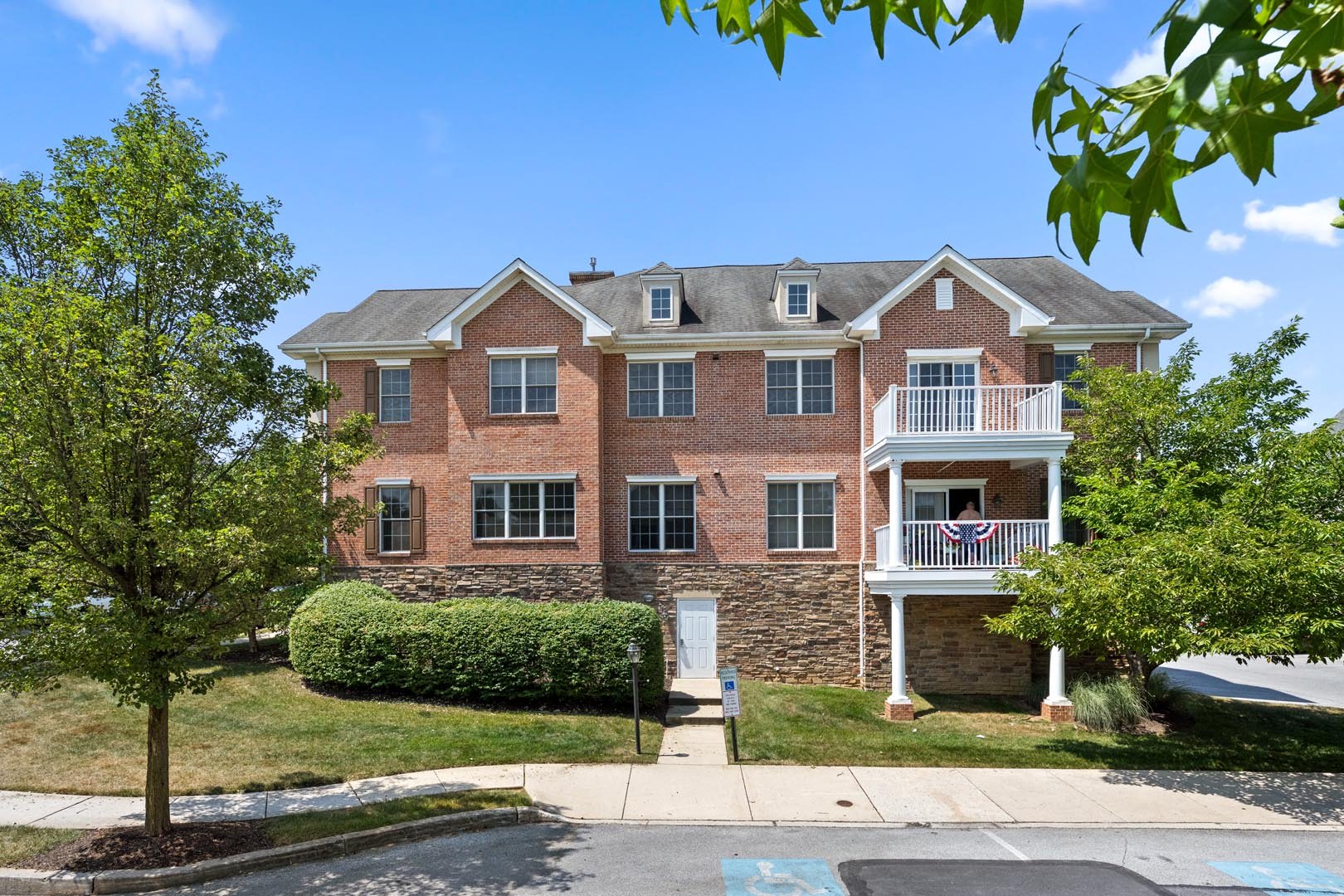 Claremont Apartments Image 31